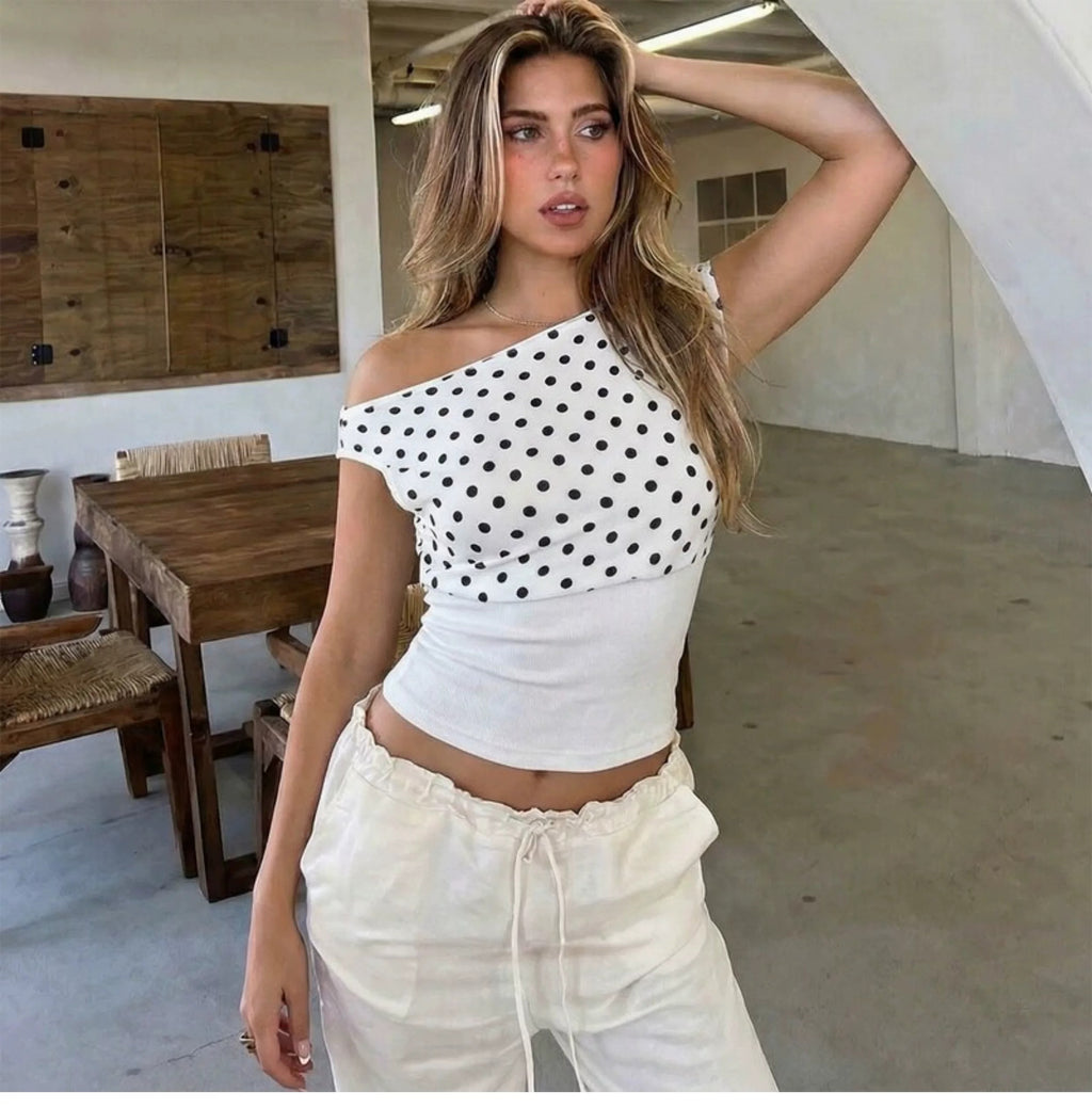 Maelys Polka Dot One-Shoulder Top