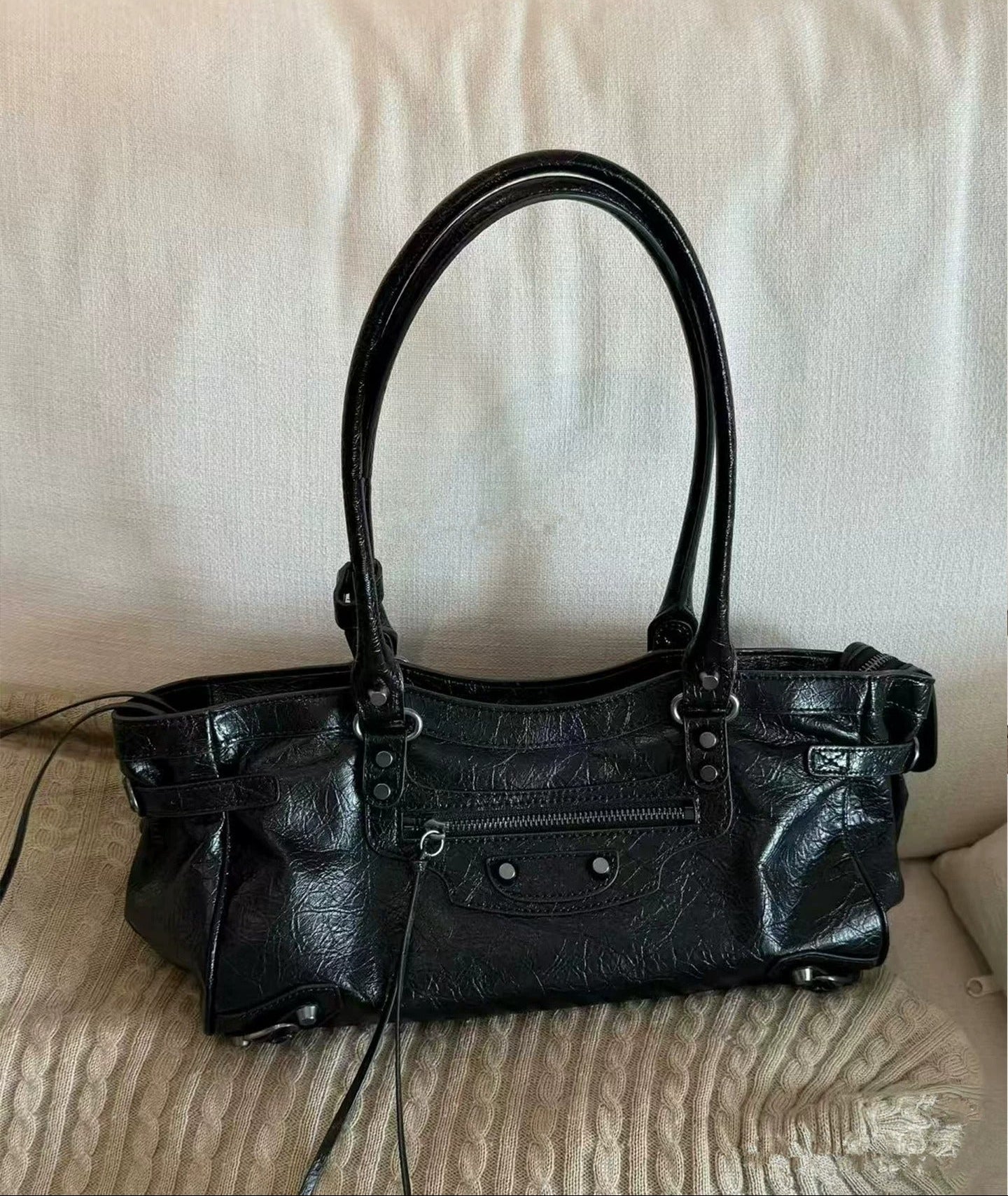 Elowen Vintage Black Leather Shoulder Bag