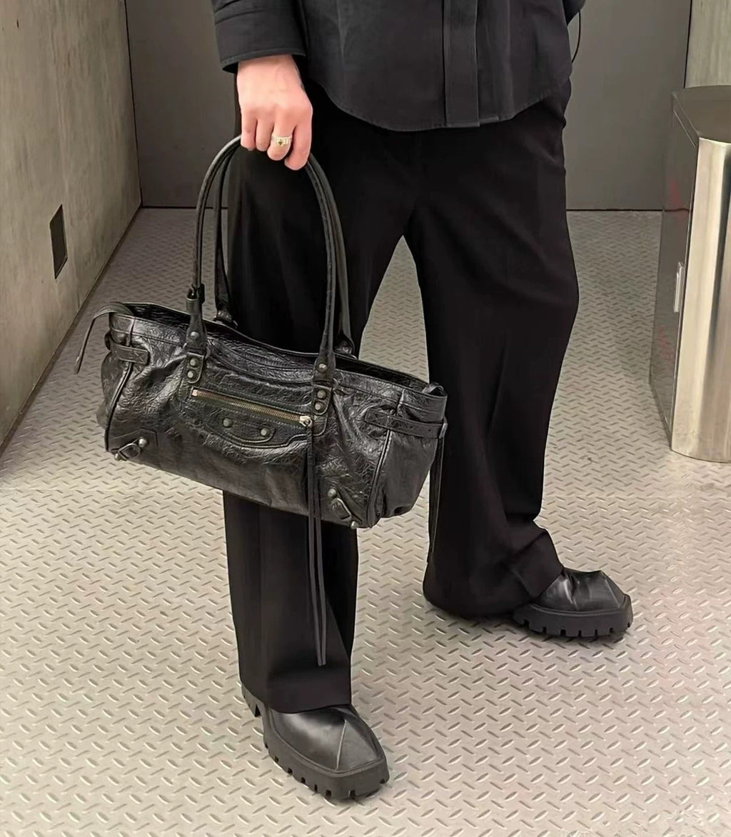 Elowen Vintage Black Leather Shoulder Bag