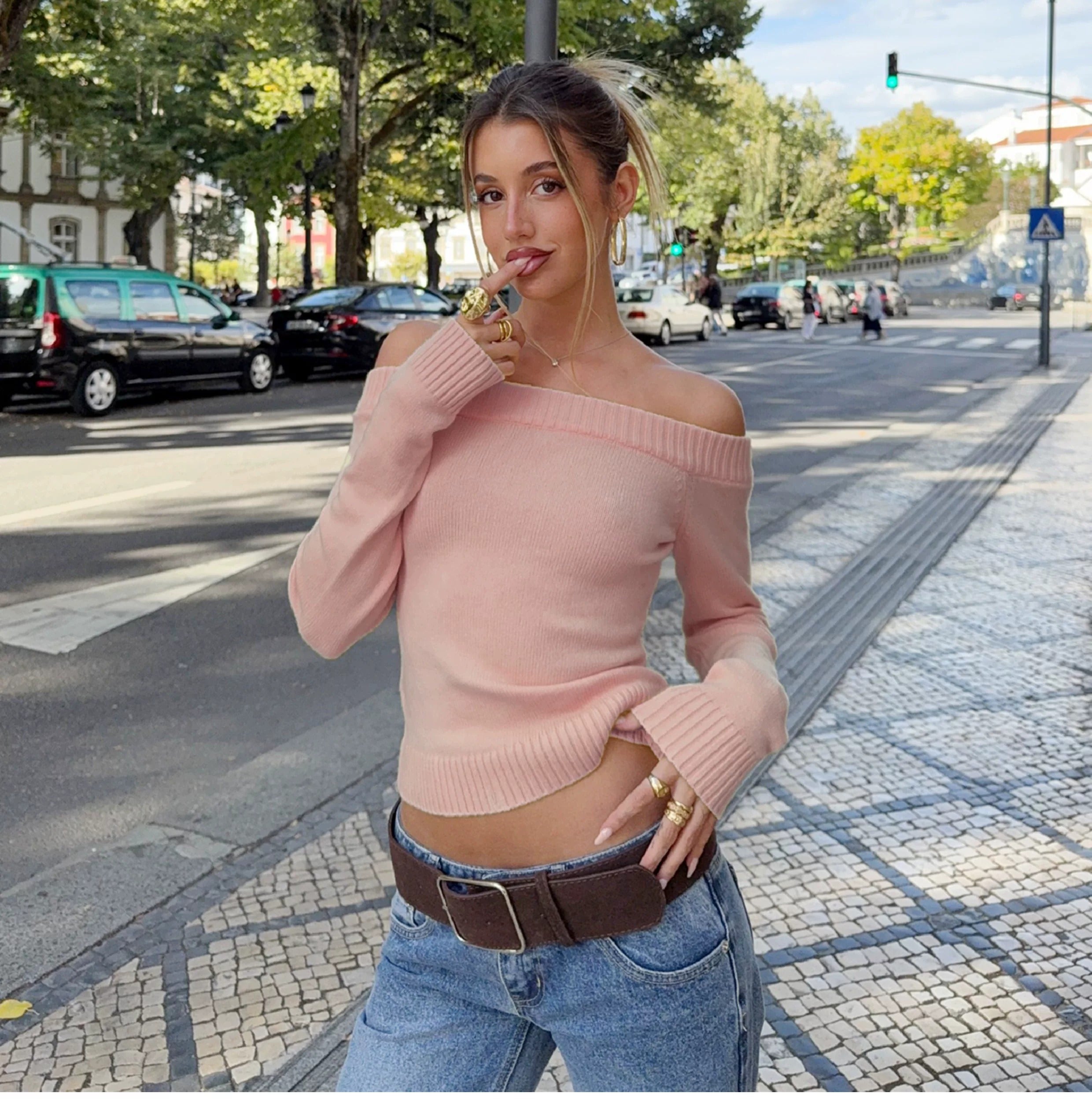 Sunniva Off-Shoulder Knit Top